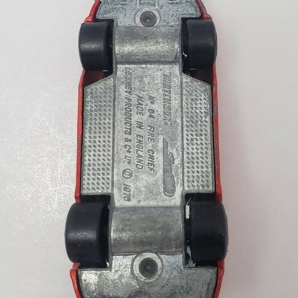 Matchbox N°84 FIRE CHIEF 1976 RED - Picture 5 of 6